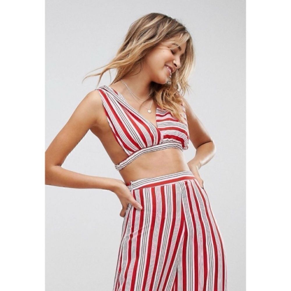 NEW! PrettyLittleThing | Red/White Striped Crop Top | Size 6